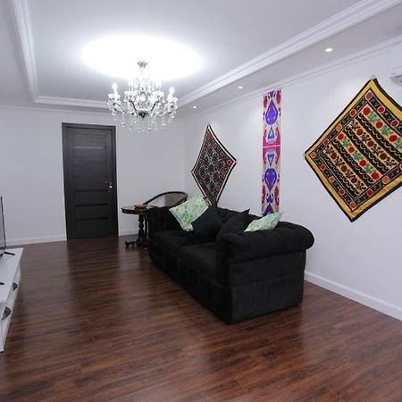 Overlooking Registan Square Luxury 2 Bedrooms Apartment サマルカンド エクステリア 写真