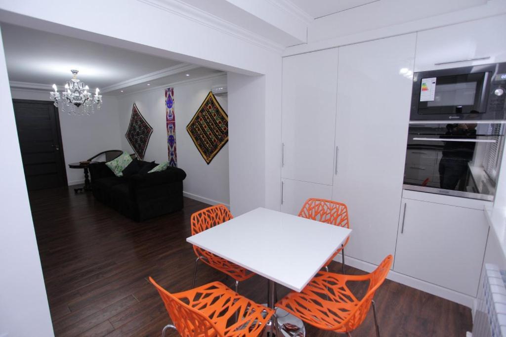 Overlooking Registan Square Luxury 2 Bedrooms Apartment サマルカンド エクステリア 写真